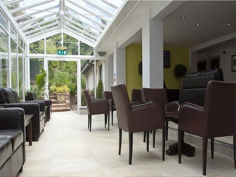 Regency Park Hotel, Health Club & Spa Thatcham Exterior foto