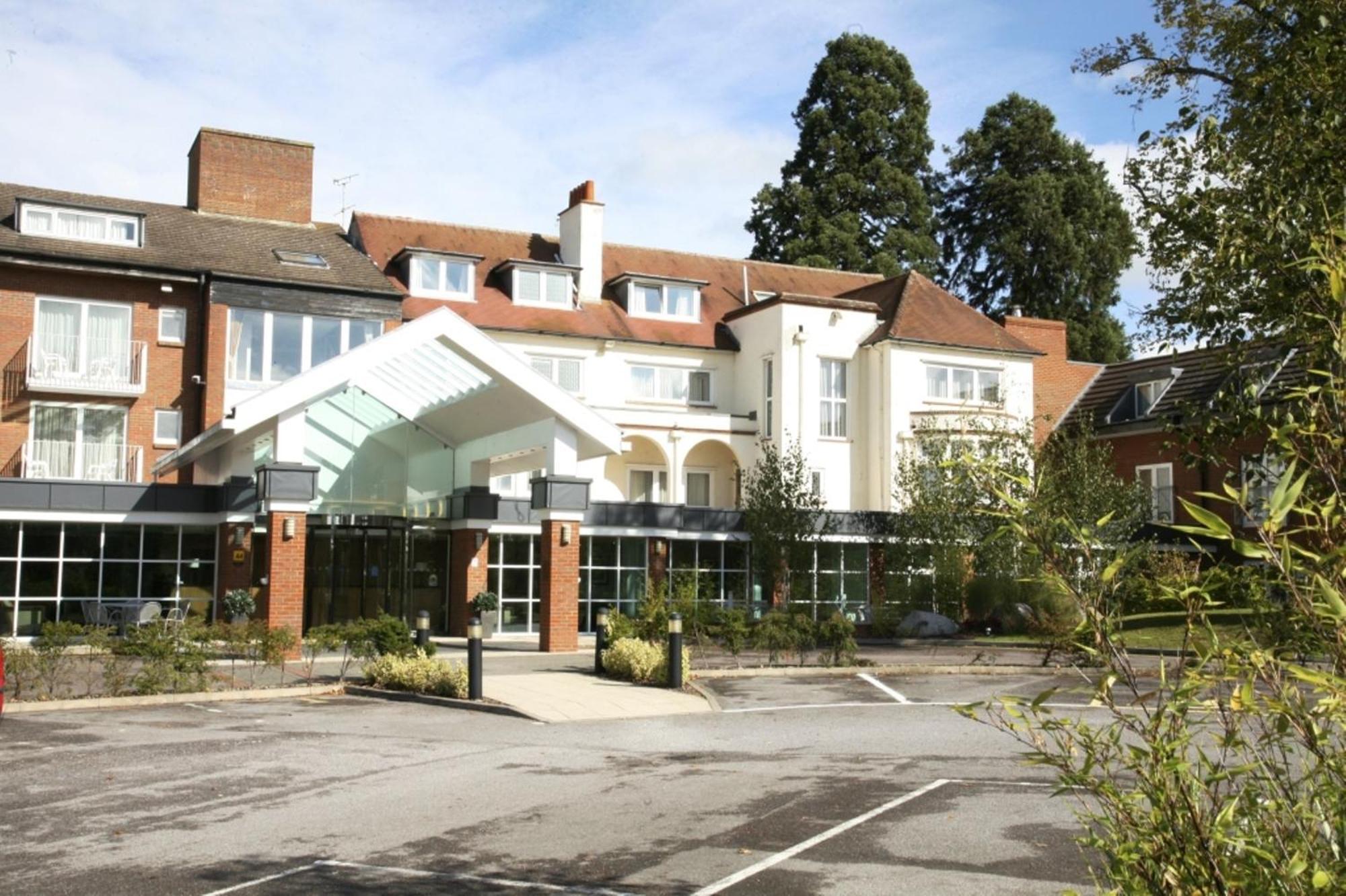 Regency Park Hotel, Health Club & Spa Thatcham Exterior foto