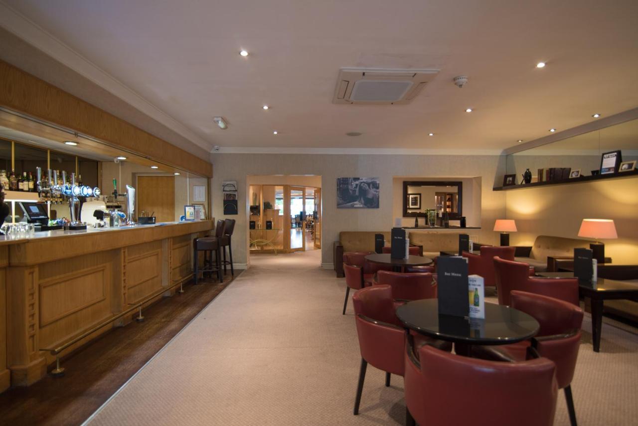 Regency Park Hotel, Health Club & Spa Thatcham Exterior foto